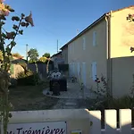 בית נופש Les Tremieres Le Thou